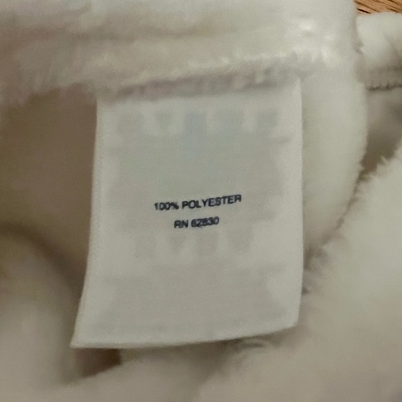 NWOT Cozy Women’s White Fleece - Picture 3 of 7